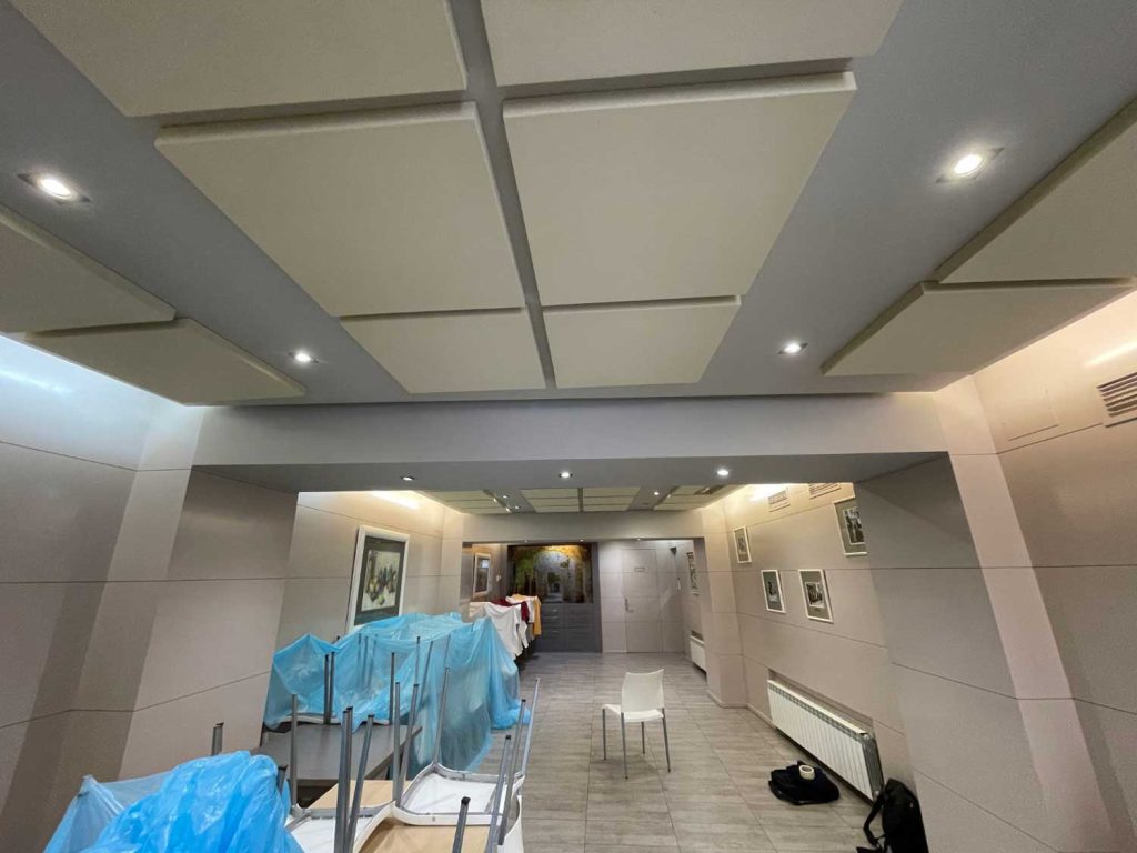 Aislamiento fonoabsorbente restaurante