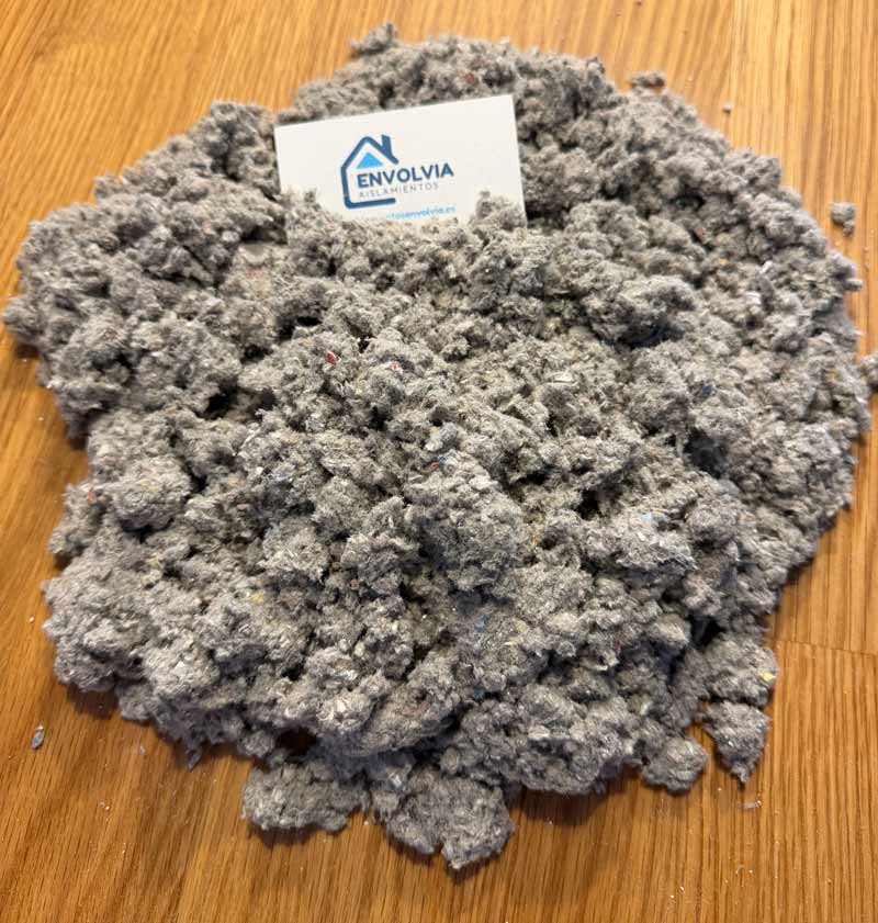 Aislamiento con celulosa